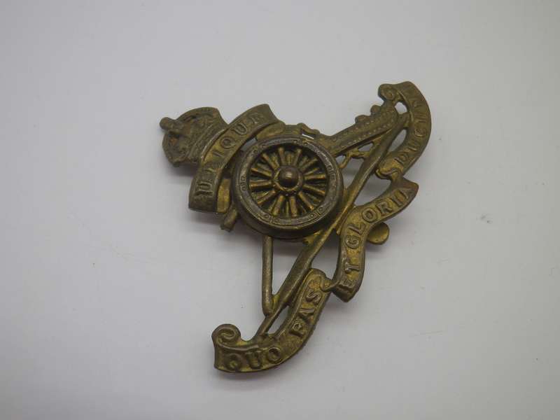 Vintage Royal Regiment of Artillery of the British Army Beret Cap Badge.