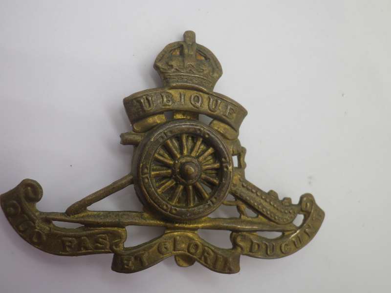 Vintage Royal Regiment of Artillery of the British Army Beret Cap Badge.