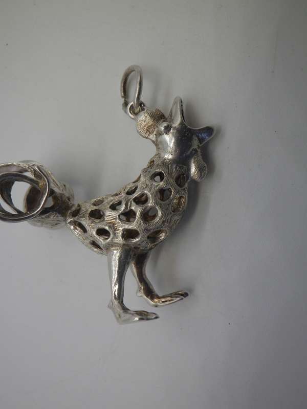Large Hallmarked  Sterling Silver Rooster Pendant. LONDON 1975. 4cm x 3cm 9g