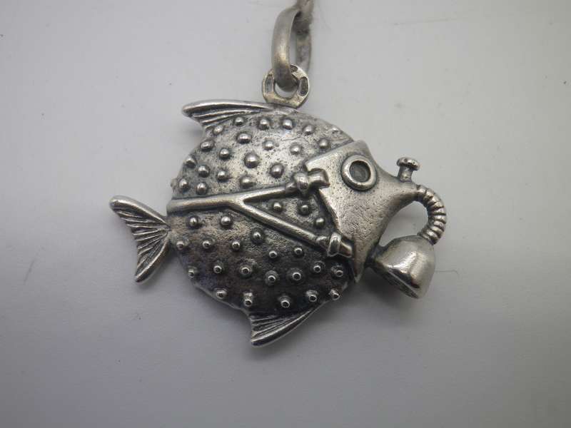 Modernist Mid Century Uno A Erre Italy Sterling Silver Fish Pendant.