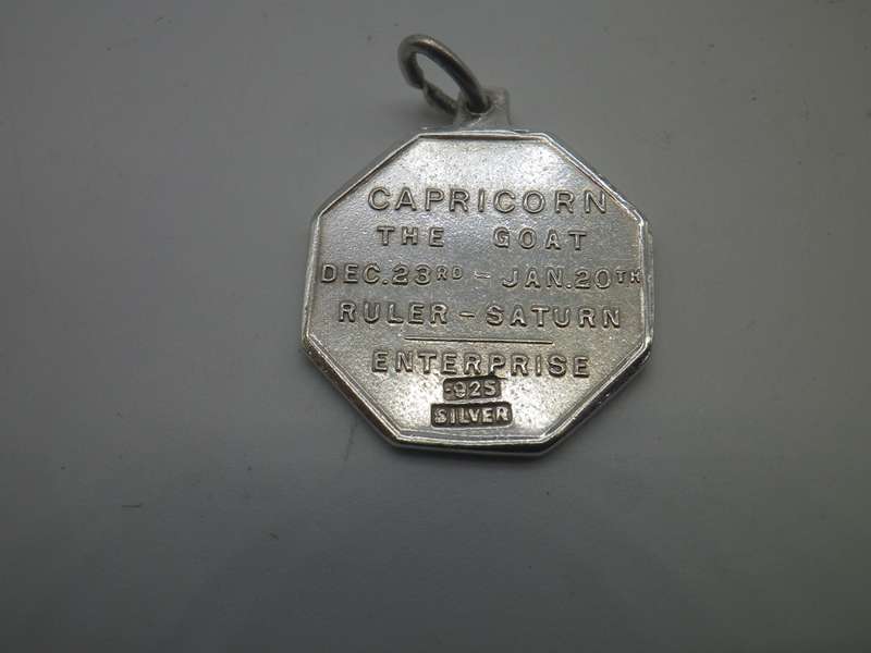 Vintage Sterling Silver Octagonal CAPRICORN ZODIAC PENDANT. 2.5cm x 2cm. 3.25g