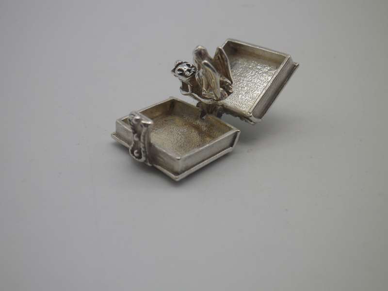 Rare 1950s  Sterling Silver opening BIBLE charm or pendant with praying angel & baby inside. 7.1g