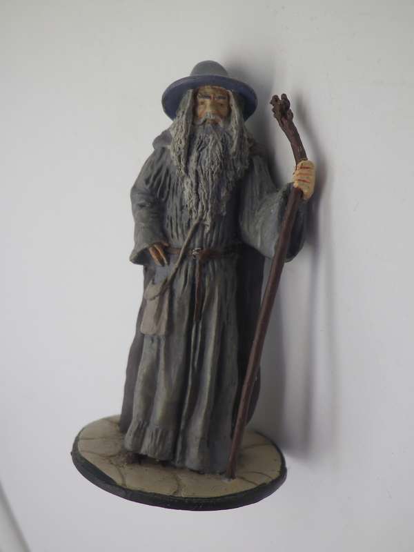 GANDALF THE GREY Lord of the Rings Hand Painted Lead figurine NLP 2004.