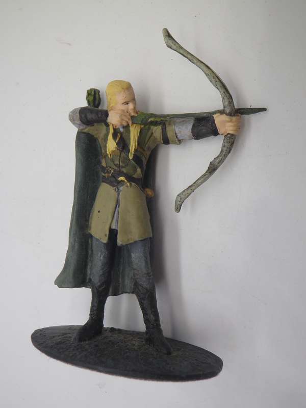 LEGOLAS Lord of the Rings Hand Painted Lead figurine NLP 2004. Original label Very Good Condition.