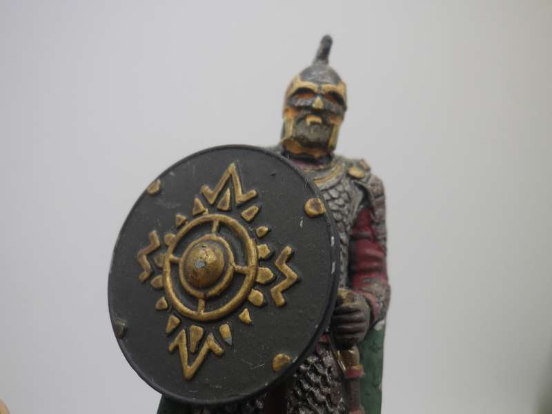 ROHAN SOLDIER Lord of the Rings Hand Painted Lead figurine NLP 2004. Original label