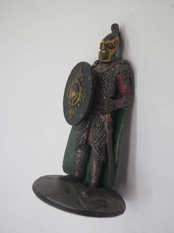 ROHAN SOLDIER Lord of the Rings Hand Painted Lead figurine NLP 2004. Original label