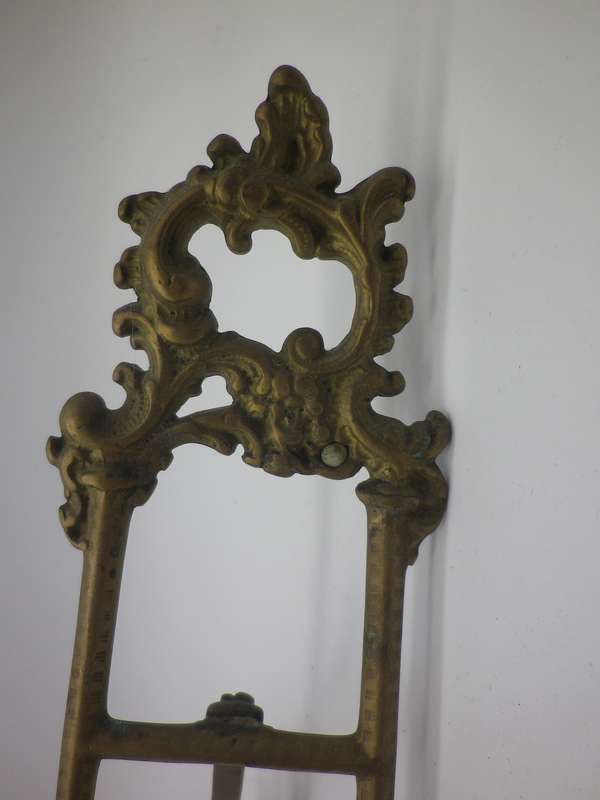 VINTAGE BRASS  STANDING PICTURE EASEL. 24cm