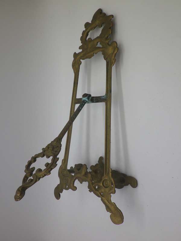 VINTAGE BRASS  STANDING PICTURE EASEL. 24cm