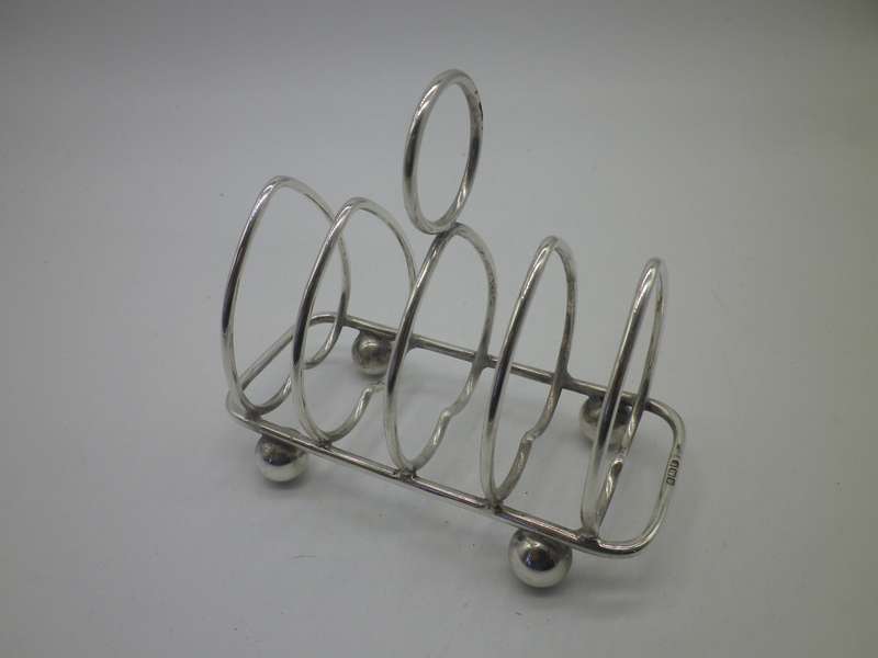 Hallmarked Sterling Silver 4 slice Toast Rack. Sheffield, 1915 Walker & Hall 62.30 g