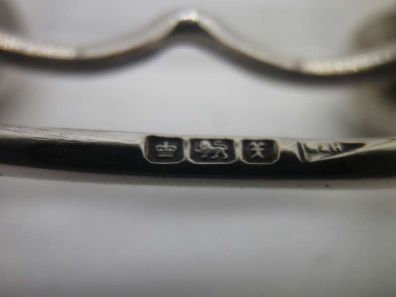 Hallmarked Sterling Silver 4 slice Toast Rack. Sheffield, 1915 Walker & Hall 62.30 g
