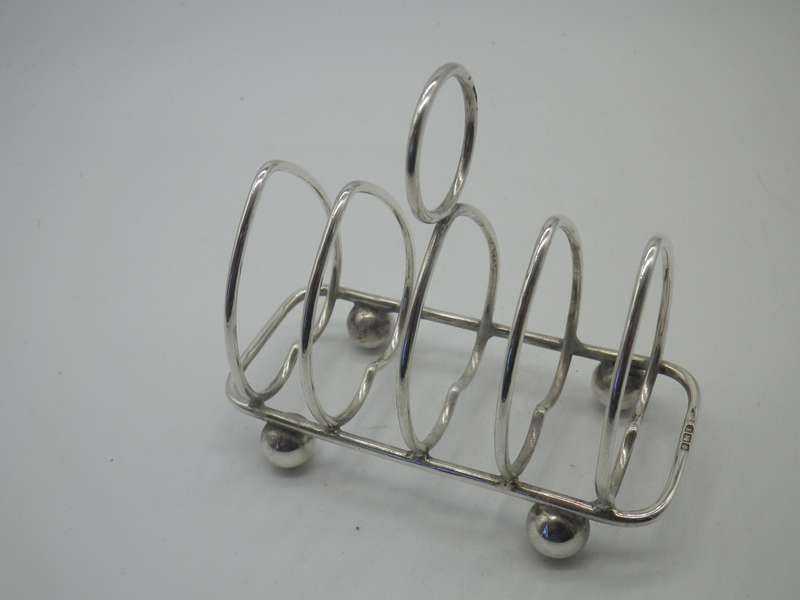 Hallmarked Sterling Silver 4 slice Toast Rack. Sheffield, 1915 Walker & Hall 62.30 g