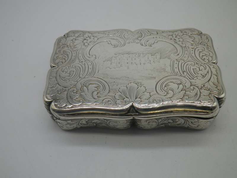 Antique Edinburgh 1840 George VI Scottish silver snuff Box with gilt interior. Maker: MC 106.3g