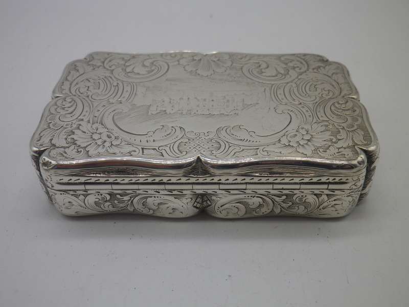Antique Edinburgh 1840 George VI Scottish silver snuff Box with gilt interior. Maker: MC 106.3g