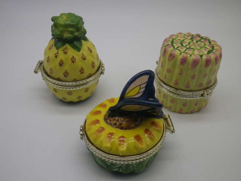 3 BEAUTIFUL VINTAGE TRINKET POTS - possibly LIMOGES France DESIGNED BY PIERRE DUMAS FILS