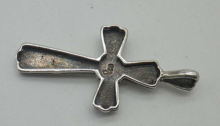 Beautiful Vintage Sterling Silver CROSS pendant. 4x2cm.