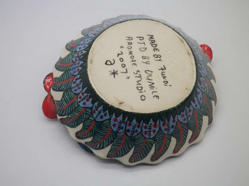 Pretty ARDMORE STUDIO bowl. 2007. 15cm Made by Fundi, Painted by Dumile