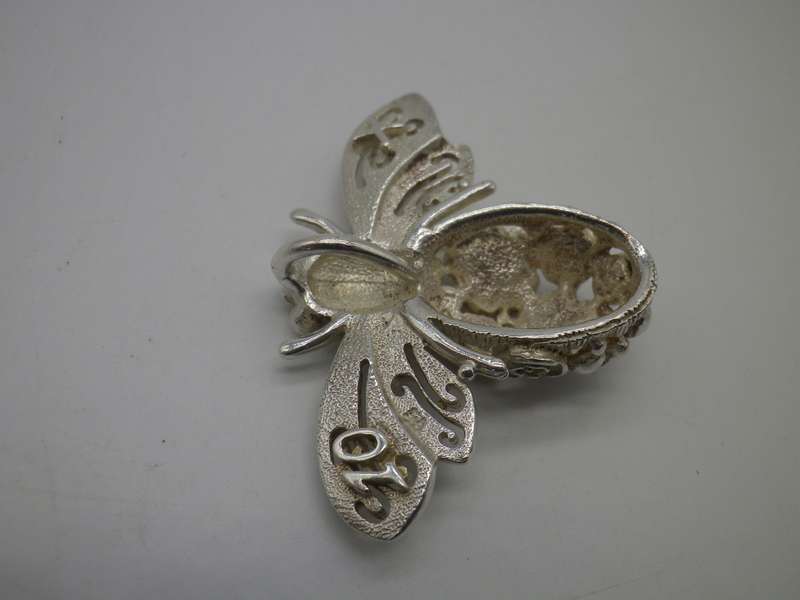 JENNA CLIFFORD Large Sterling Silver BEE DESIGNER pendant on Silver chain 4.5x3cm 21g EXQUISITE