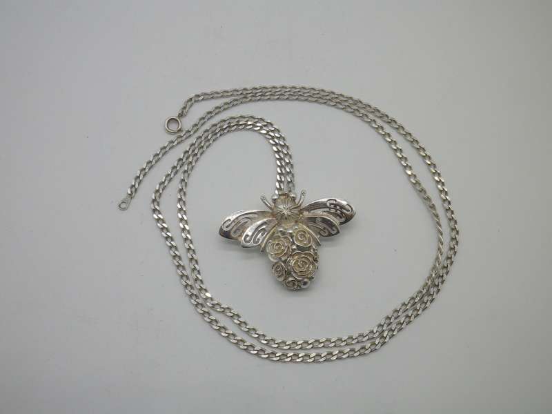 JENNA CLIFFORD Large Sterling Silver BEE DESIGNER pendant on Silver chain 4.5x3cm 21g EXQUISITE
