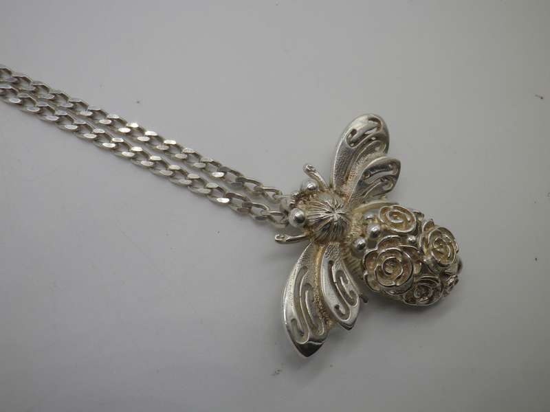 JENNA CLIFFORD Large Sterling Silver BEE DESIGNER pendant on Silver chain 4.5x3cm 21g EXQUISITE