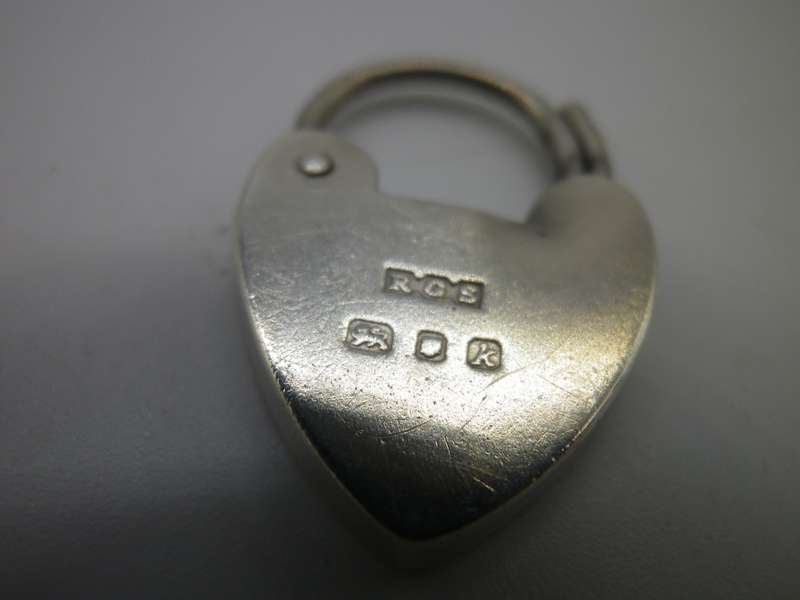 Vintage Hallmarked Silver Padlock shape bracelet lock. LONDON 1965 R G Springall & Co Ltd RARE!