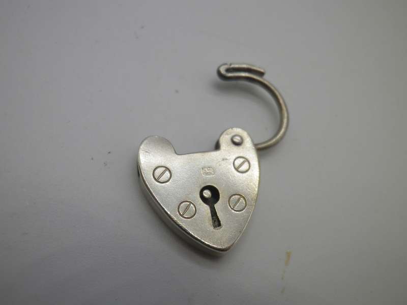 Vintage Hallmarked Silver Padlock shape bracelet lock. LONDON 1965 R G Springall & Co Ltd RARE!