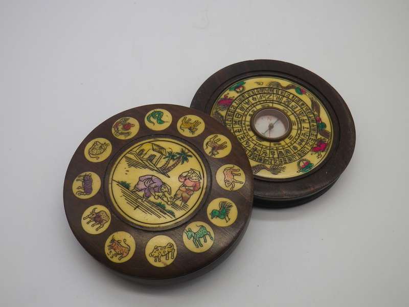 Vintage Signed Chinese Zodiac Inlaid Wooden Feng Shui Compass. Beautiful detail