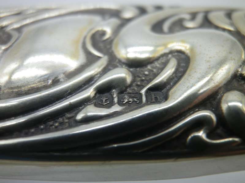 Hallmarked silver lidded glass dressing table dish. Birmingham 1907. 8.83 grams