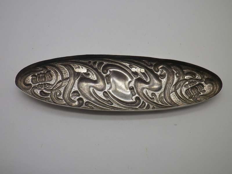 Hallmarked silver lidded glass dressing table dish. Birmingham 1907. 8.83 grams