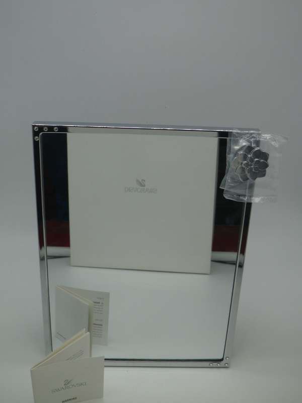 Beautiful SWAROVSKI Standing Mirror.  19.5x 15cm.