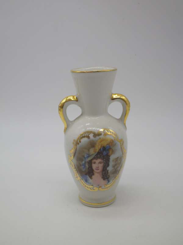 LIMOGES FRANCE Miniature Vintage vase. 9.5 cm