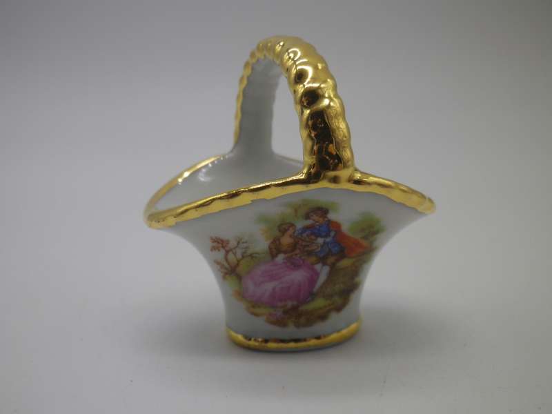 LIMOGES FRANCE Miniature basket. 4.5cm