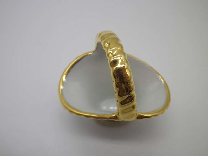 LIMOGES FRANCE Miniature basket. 4.5cm