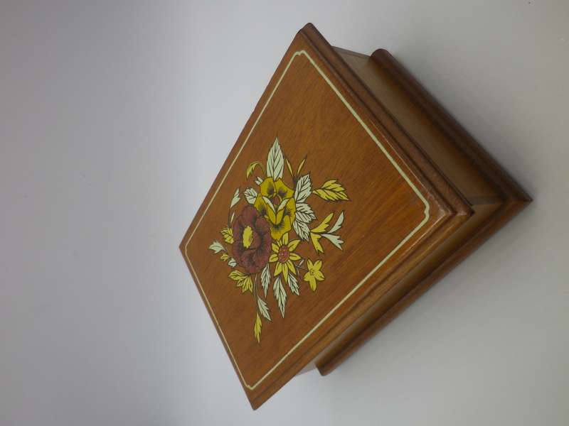Vintage Wooden MUSICAL Jewellery Box. Working. Plays 'Rock-a bye-Baby"