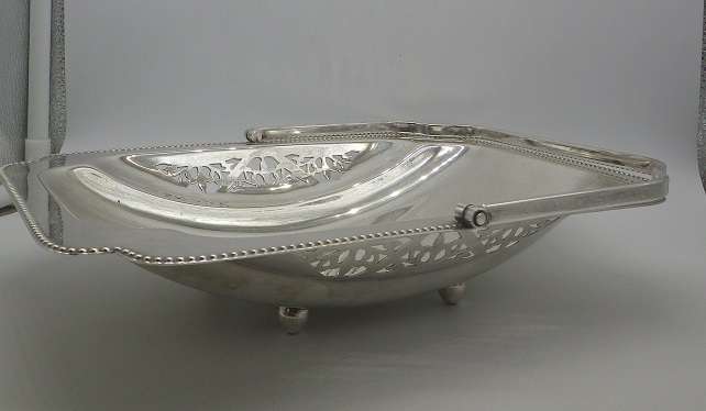 VINTAGE SILVER PLATED EMSS silver plate on brass SWING HANDLE RECTANGULAR SWEET BOWL GREAT CONDITION