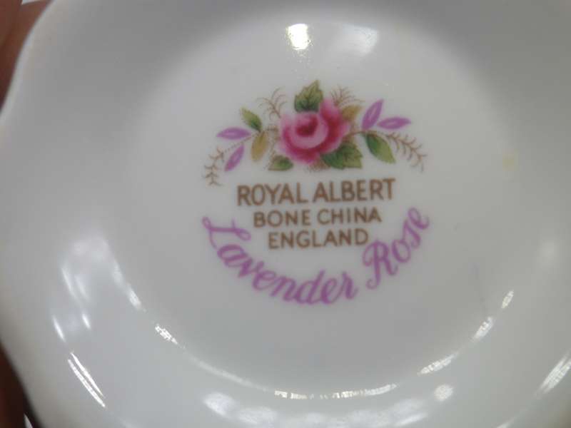 ROYAL ALBERT "Lavender Rose"  MILK JUG