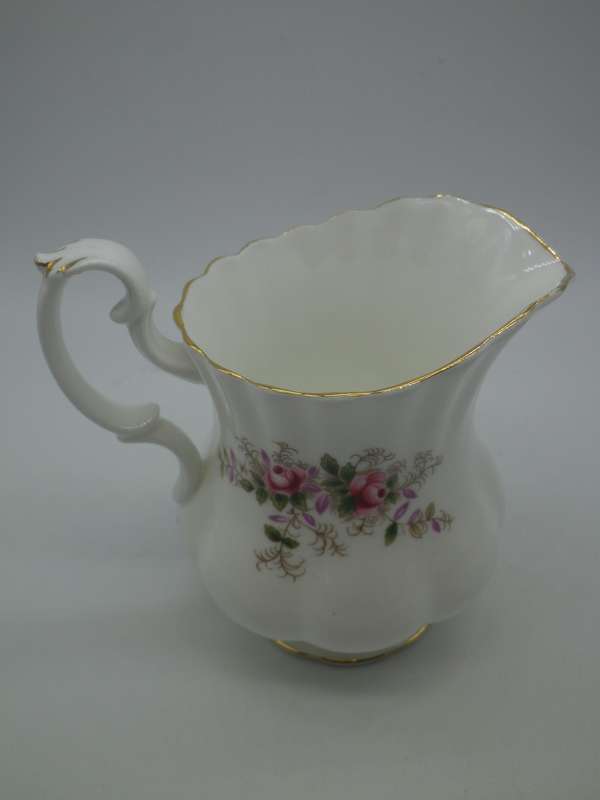 ROYAL ALBERT "Lavender Rose"  MILK JUG