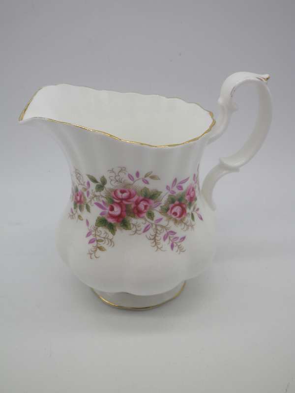 ROYAL ALBERT "Lavender Rose"  MILK JUG