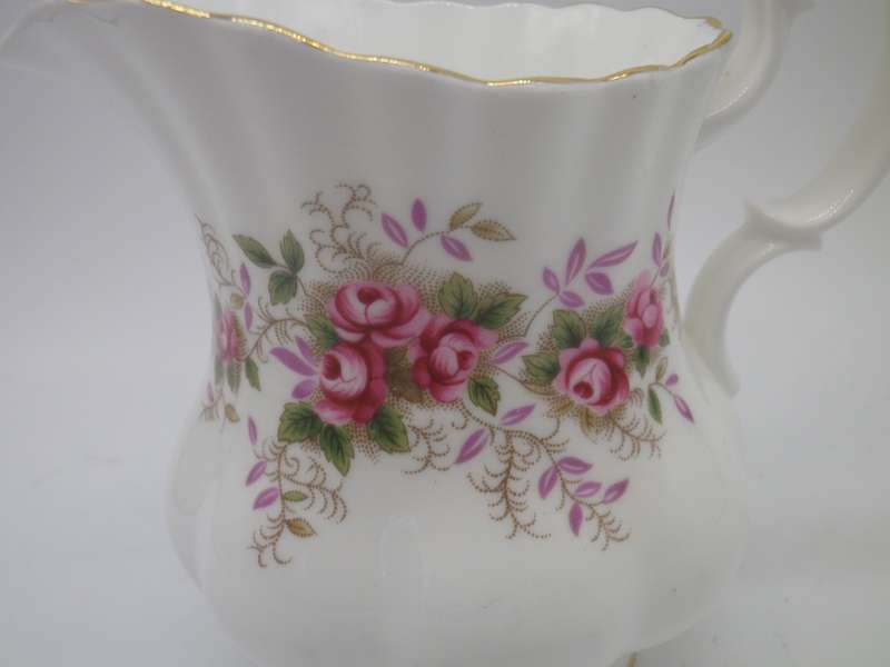 ROYAL ALBERT "Lavender Rose"  MILK JUG