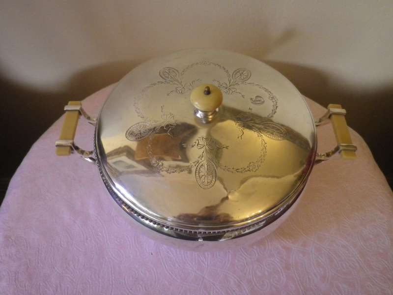 RARE HOLMES & EDWARDS USA Antique c1890s Silver plate lidded serving dish removable inner bowl.
