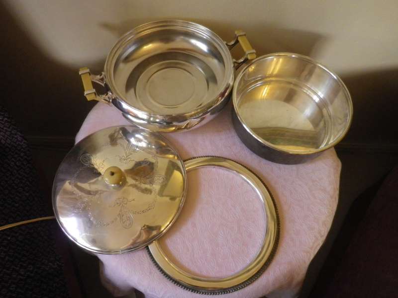 RARE HOLMES & EDWARDS USA Antique c1890s Silver plate lidded serving dish removable inner bowl.