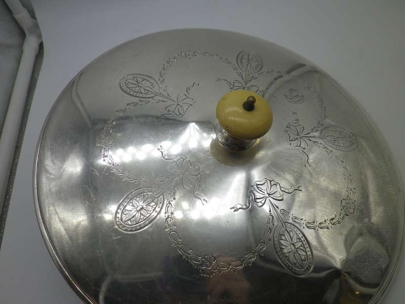 RARE HOLMES & EDWARDS USA Antique c1890s Silver plate lidded serving dish removable inner bowl.