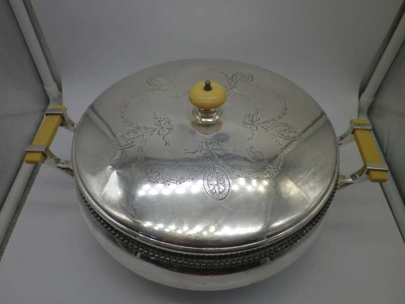 RARE HOLMES & EDWARDS USA Antique c1890s Silver plate lidded serving dish removable inner bowl.