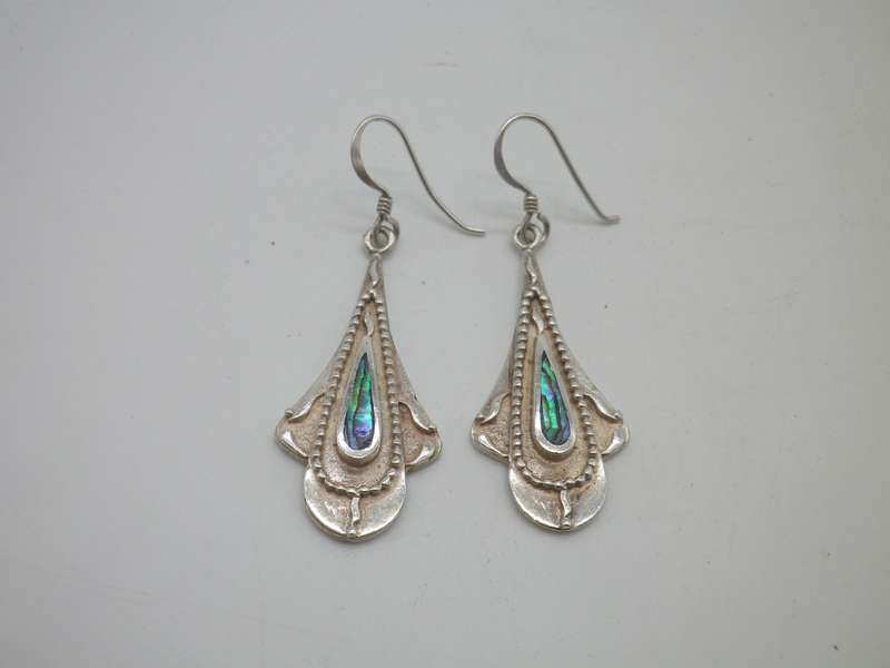 Gorgeous Sterling Silver & Paua Shell dangly earrings. 4cm long. 8.24 grams