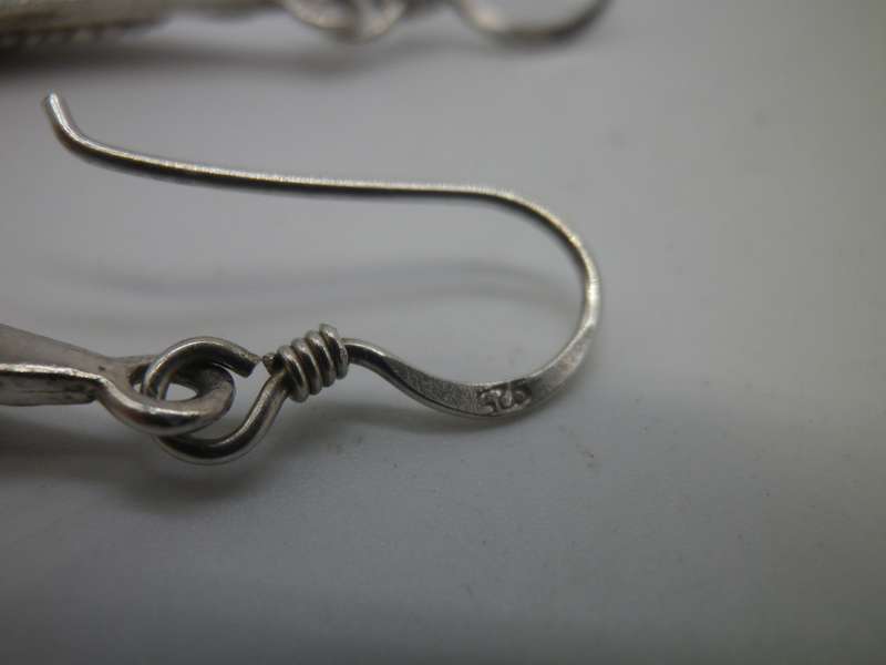 Gorgeous Sterling Silver & Paua Shell dangly earrings. 4cm long. 8.24 grams