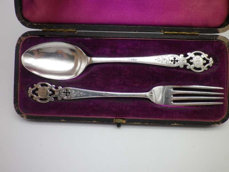 Antique WALKER & HALL Boxed Sterling Silver FORK & SPOON Christening set. Sheffield 1912. 56g