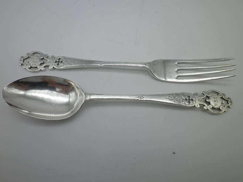 Antique WALKER & HALL Boxed Sterling Silver FORK & SPOON Christening set. Sheffield 1912. 56g