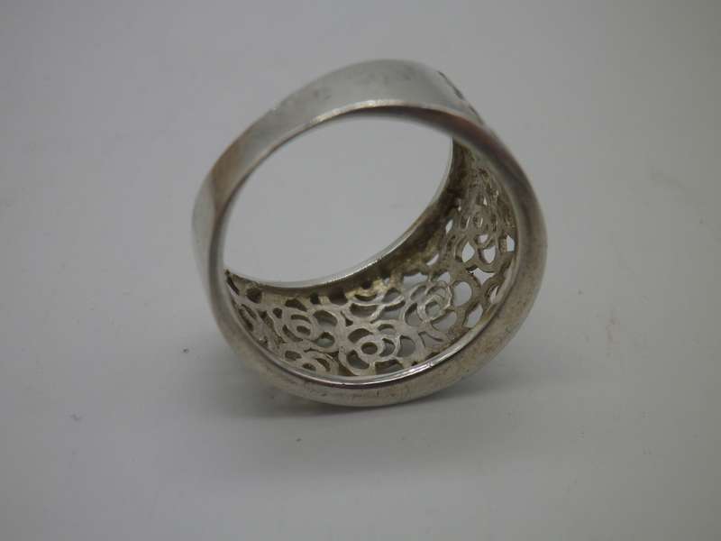 Vintage Sterling Silver ring. Size O 1/2.  5.34 grams