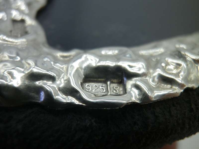 Vintage Sterling Silver Standing Heart Shaped picture frame. 8.5 cm tall x 7cm at widest