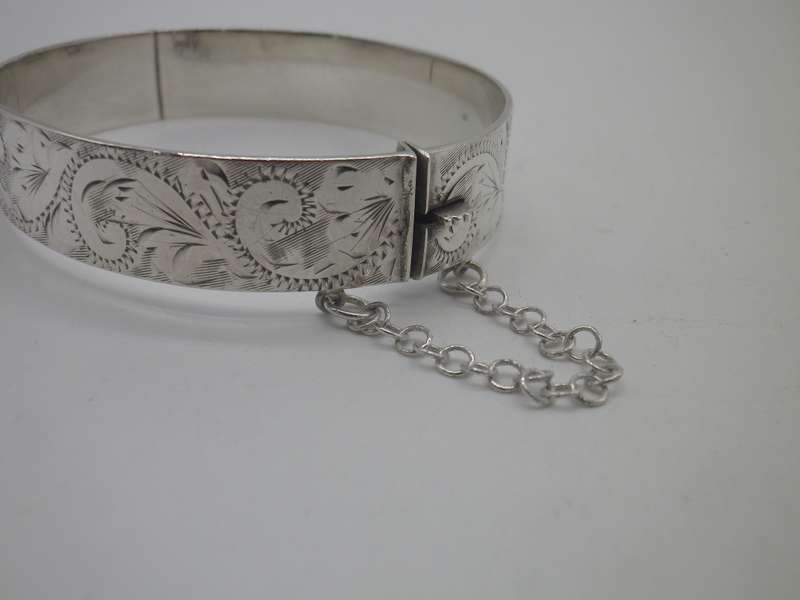 Fabulous Hallmarked Silver Clip Bangle. Sheffield, 1990. 25.5g