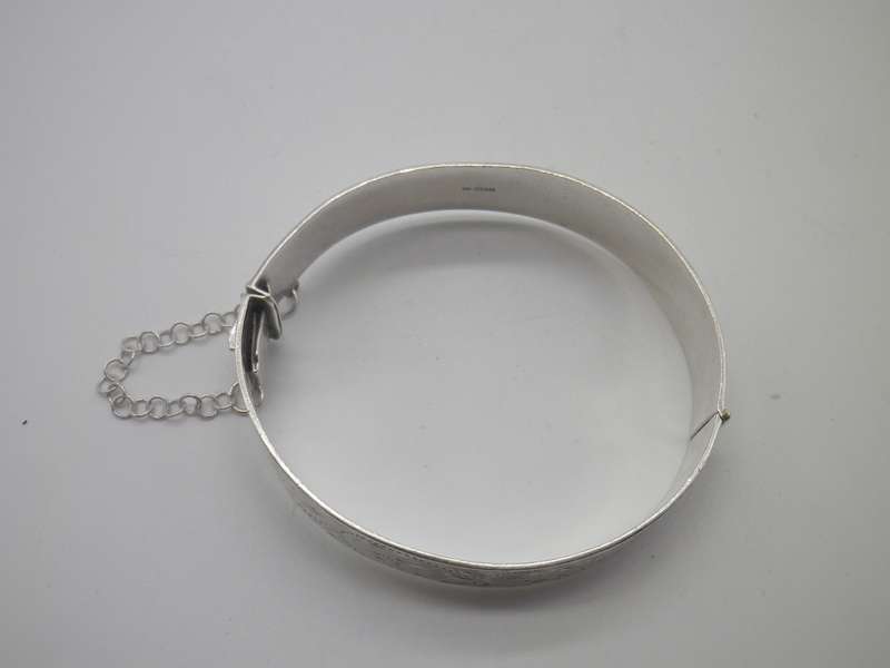 Fabulous Hallmarked Silver Clip Bangle. Sheffield, 1990. 25.5g